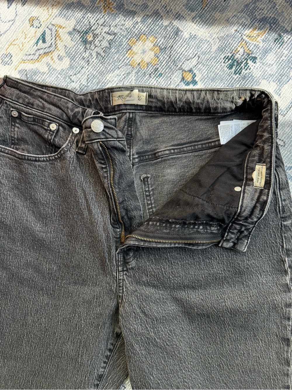 Madewell Curvy Perfect Vintage Straight Jean in Lunar Wash - Picture 9 of 9